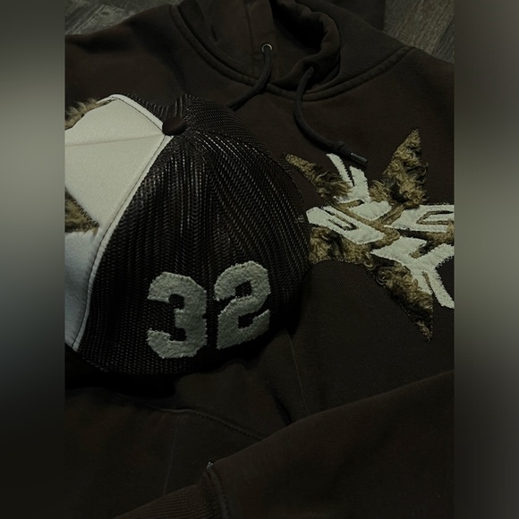 1of1 custom carhartt hoodie with matching hat - Picture 5 of 12